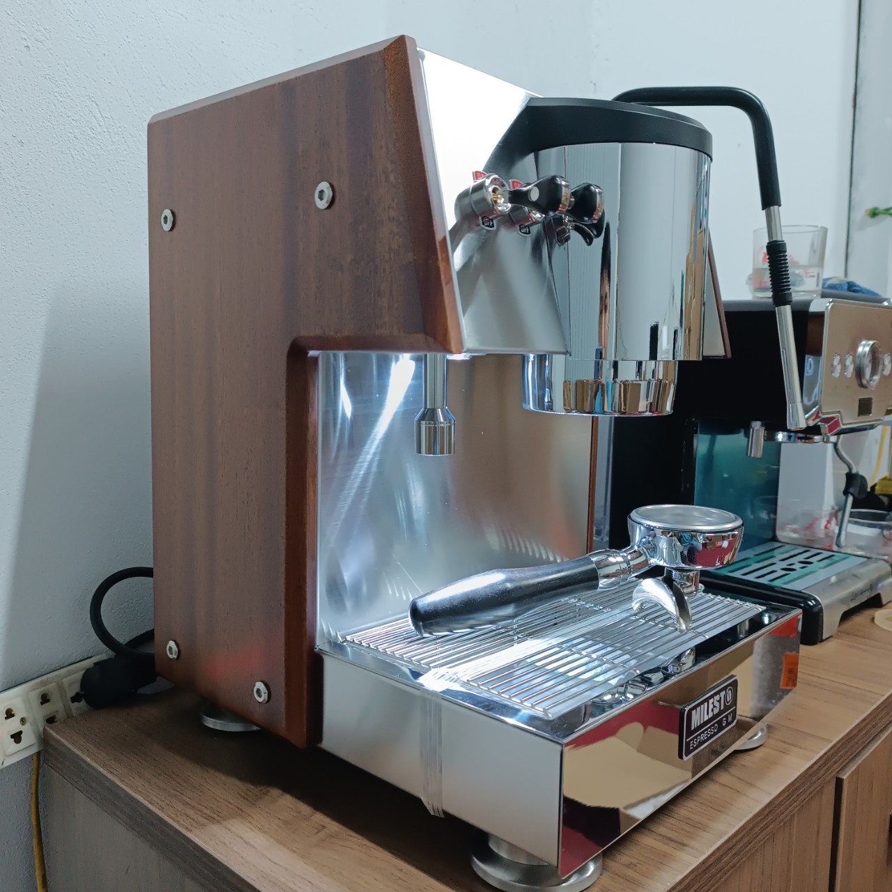 z5283340304964_f16a43e6089b9414de6a42feb28876b9